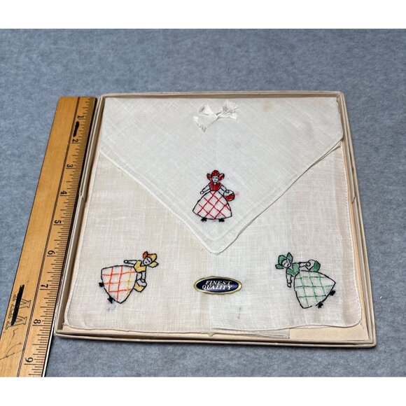 Vintage Ladies Handkerchief Set Box Embroidered Dancing Figures Bow Accent Fines - Picture 7 of 8